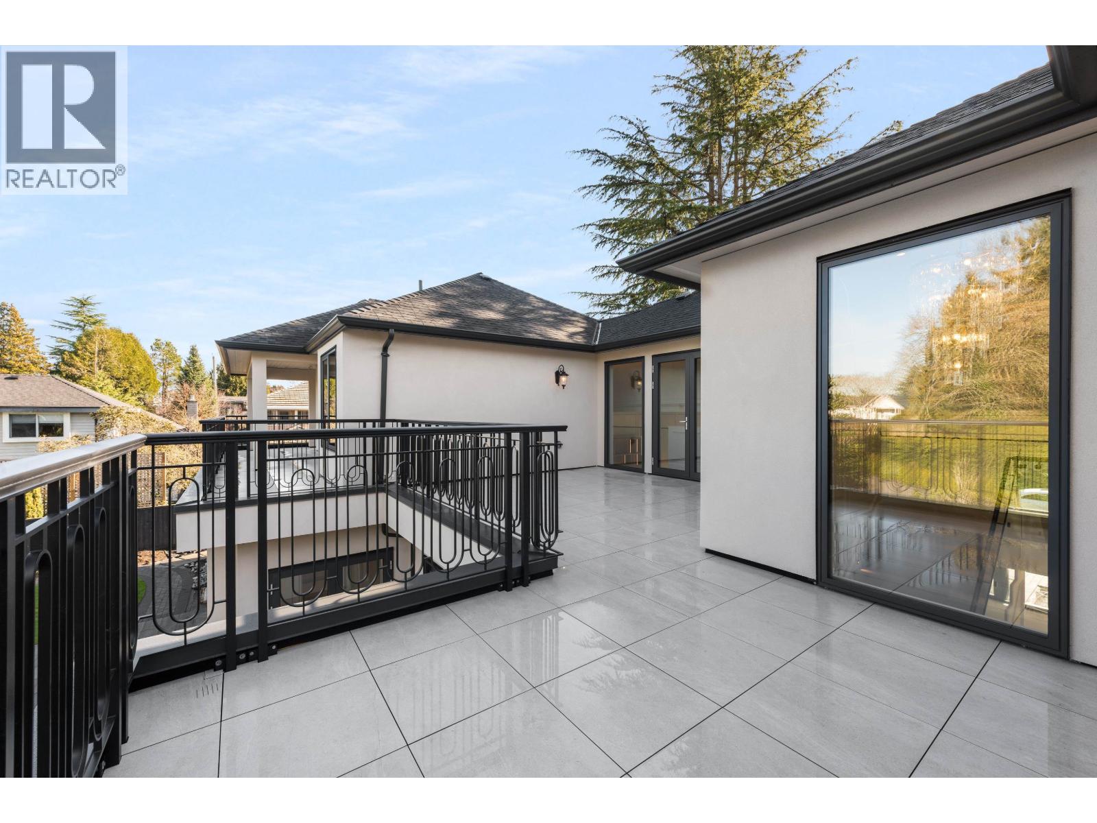 9640 PINEWELL Crescent, Richmond