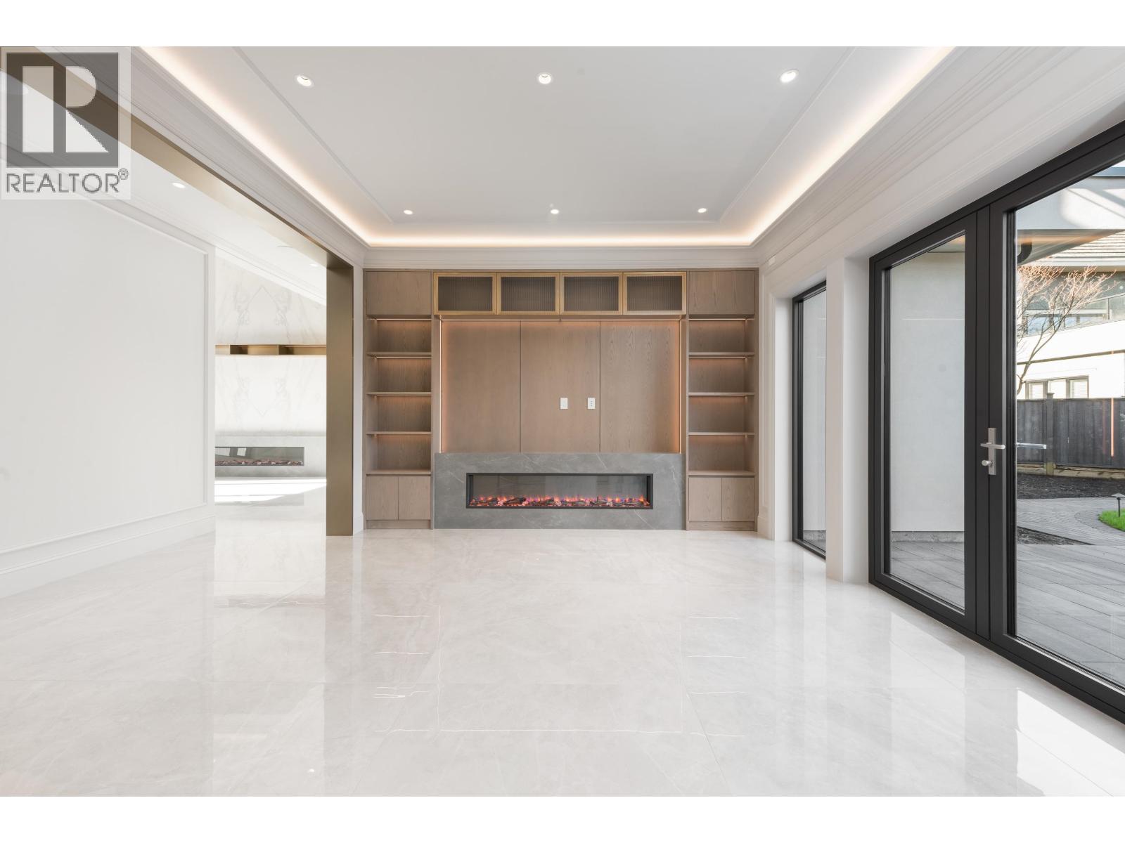 9640 PINEWELL Crescent, Richmond