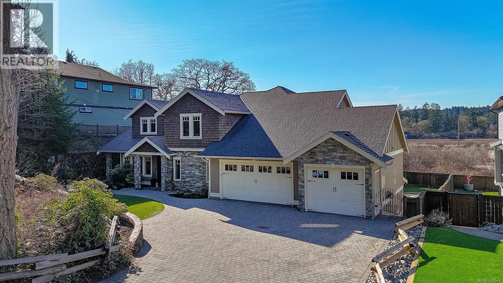 4148 Holland Avenue, Saanich