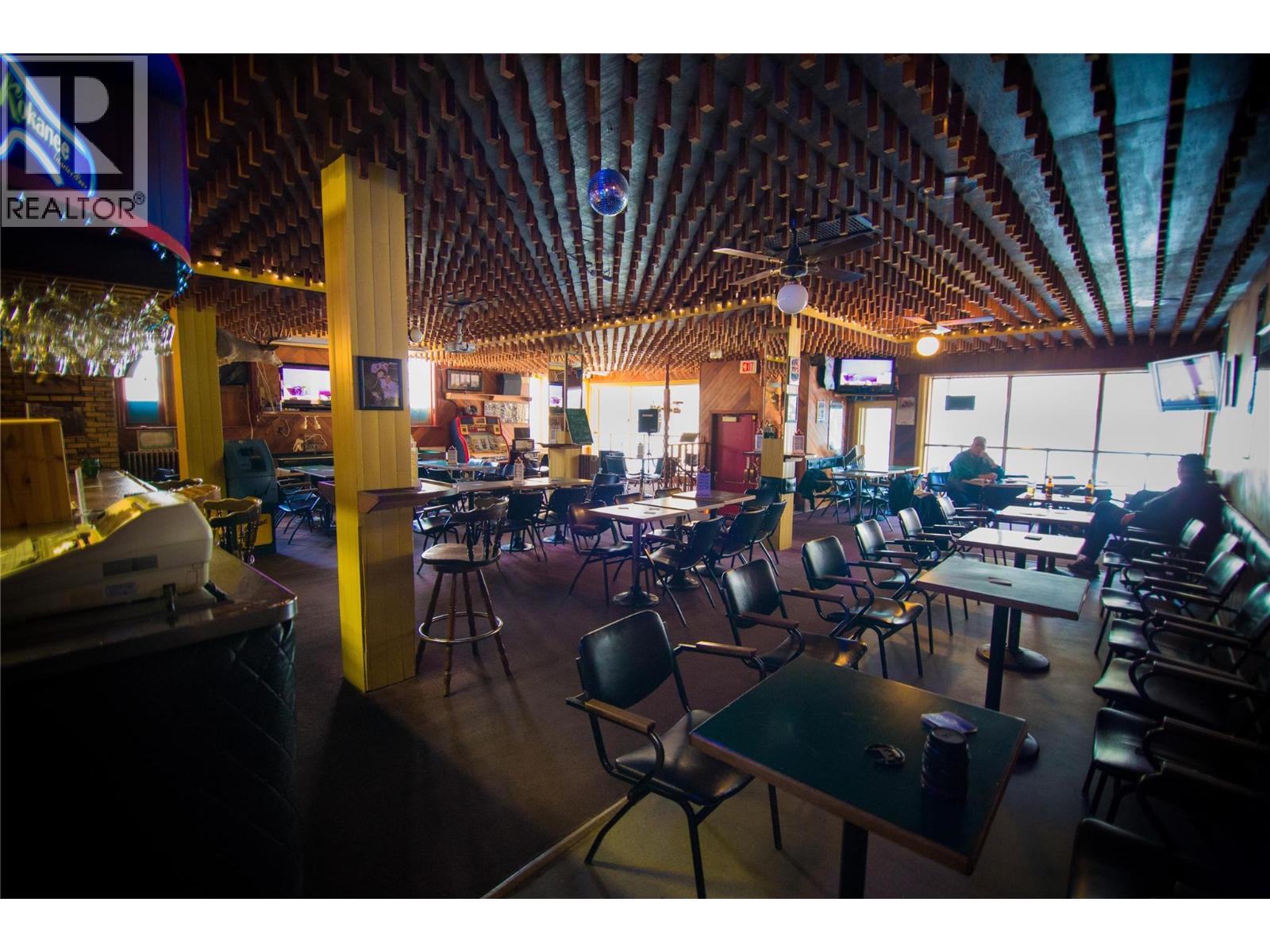 764 ROSSLAND Avenue, Trail