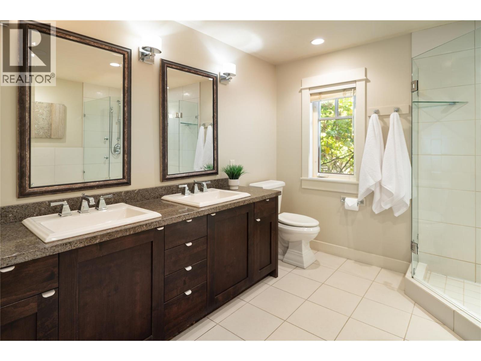  529 KNOWLES Road, Kelowna