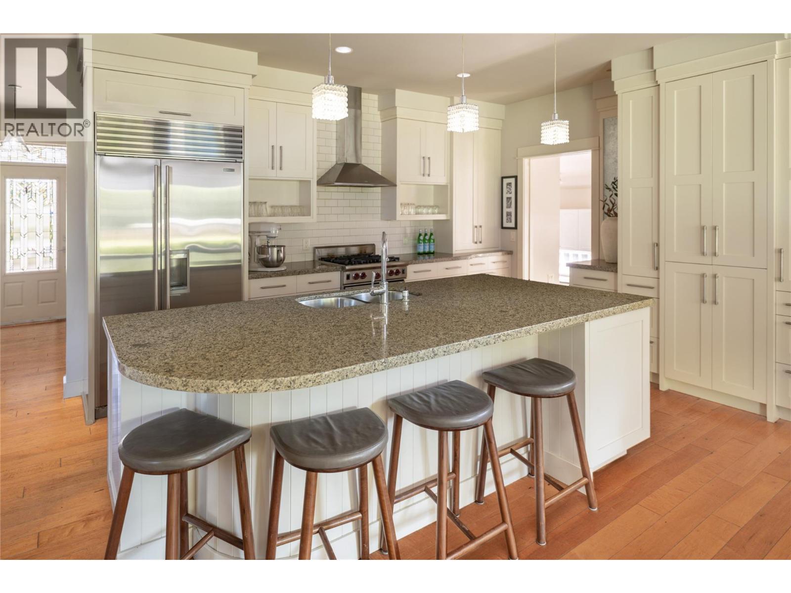  529 KNOWLES Road, Kelowna