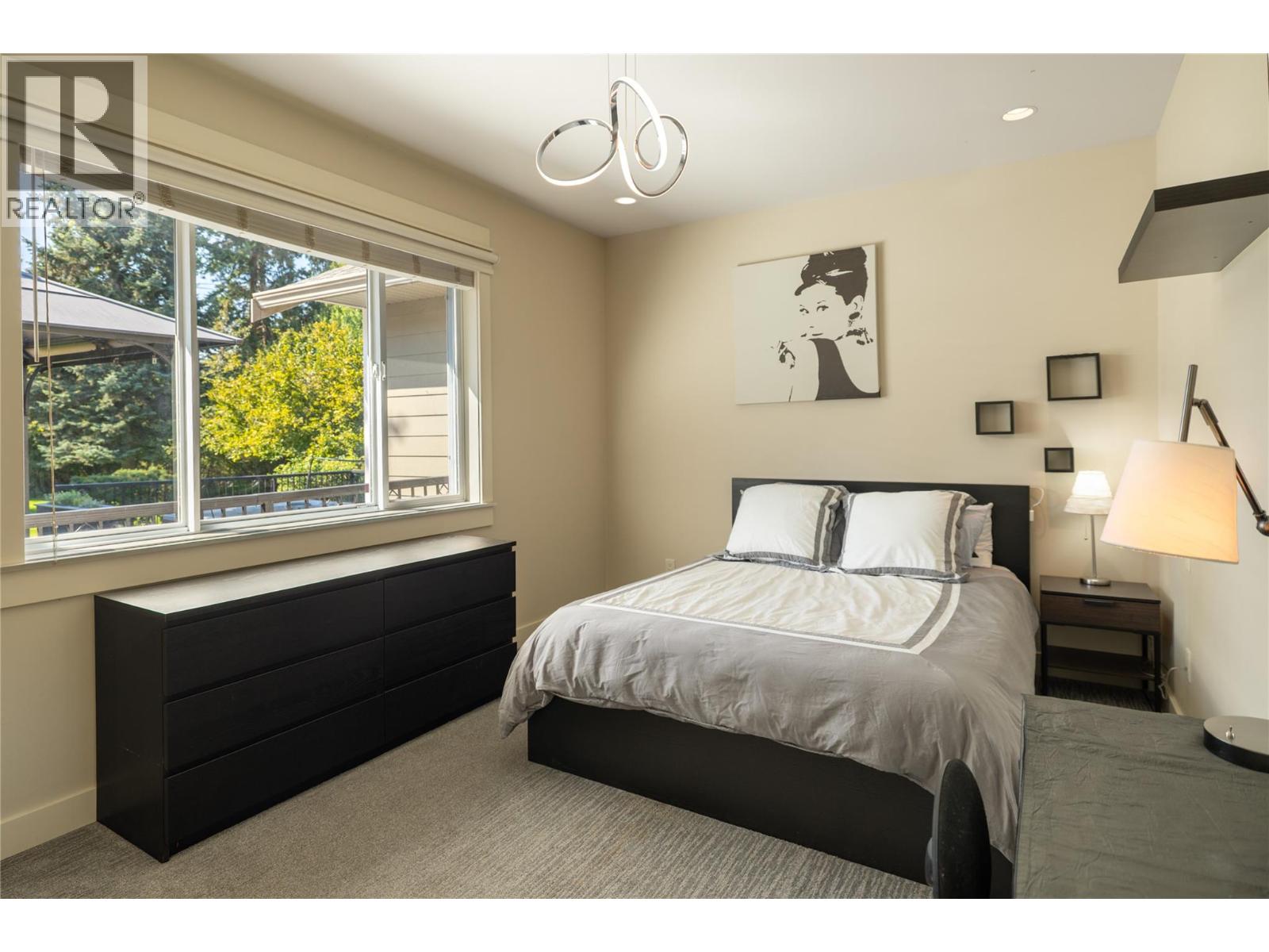  529 KNOWLES Road, Kelowna