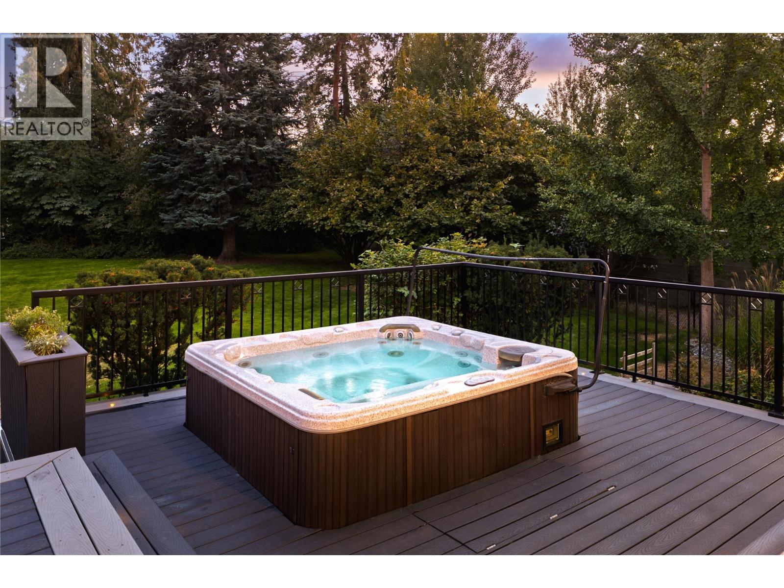  529 KNOWLES Road, Kelowna