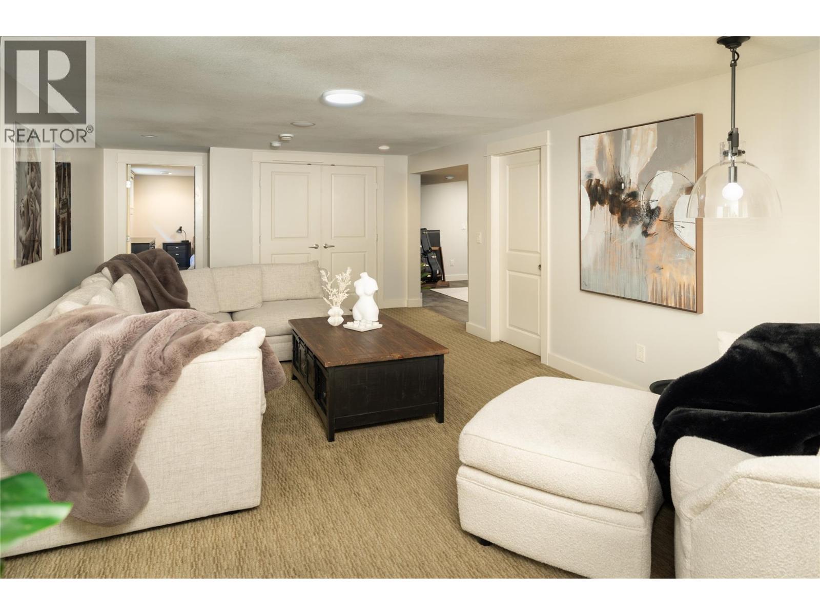  529 KNOWLES Road, Kelowna