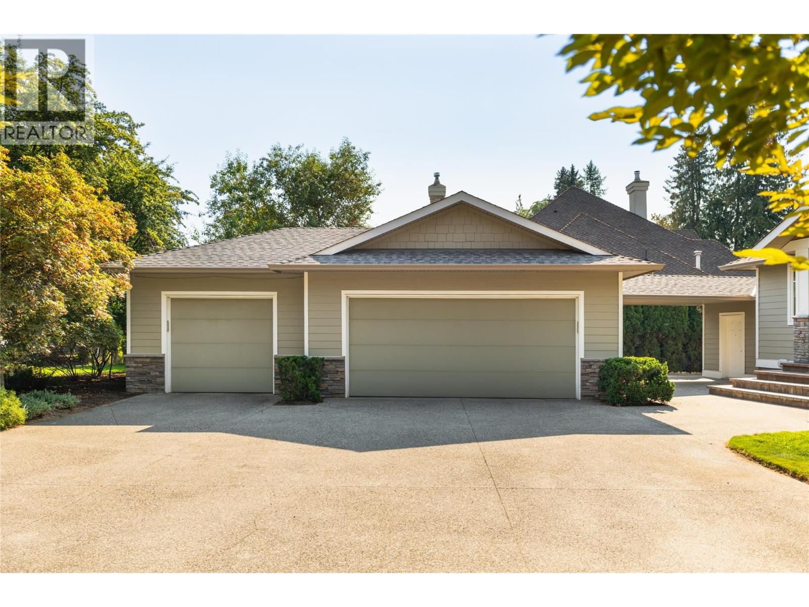  529 KNOWLES Road, Kelowna