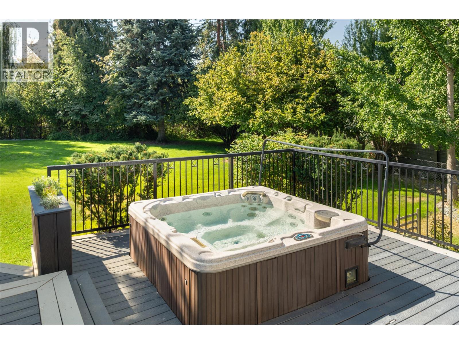  529 KNOWLES Road, Kelowna