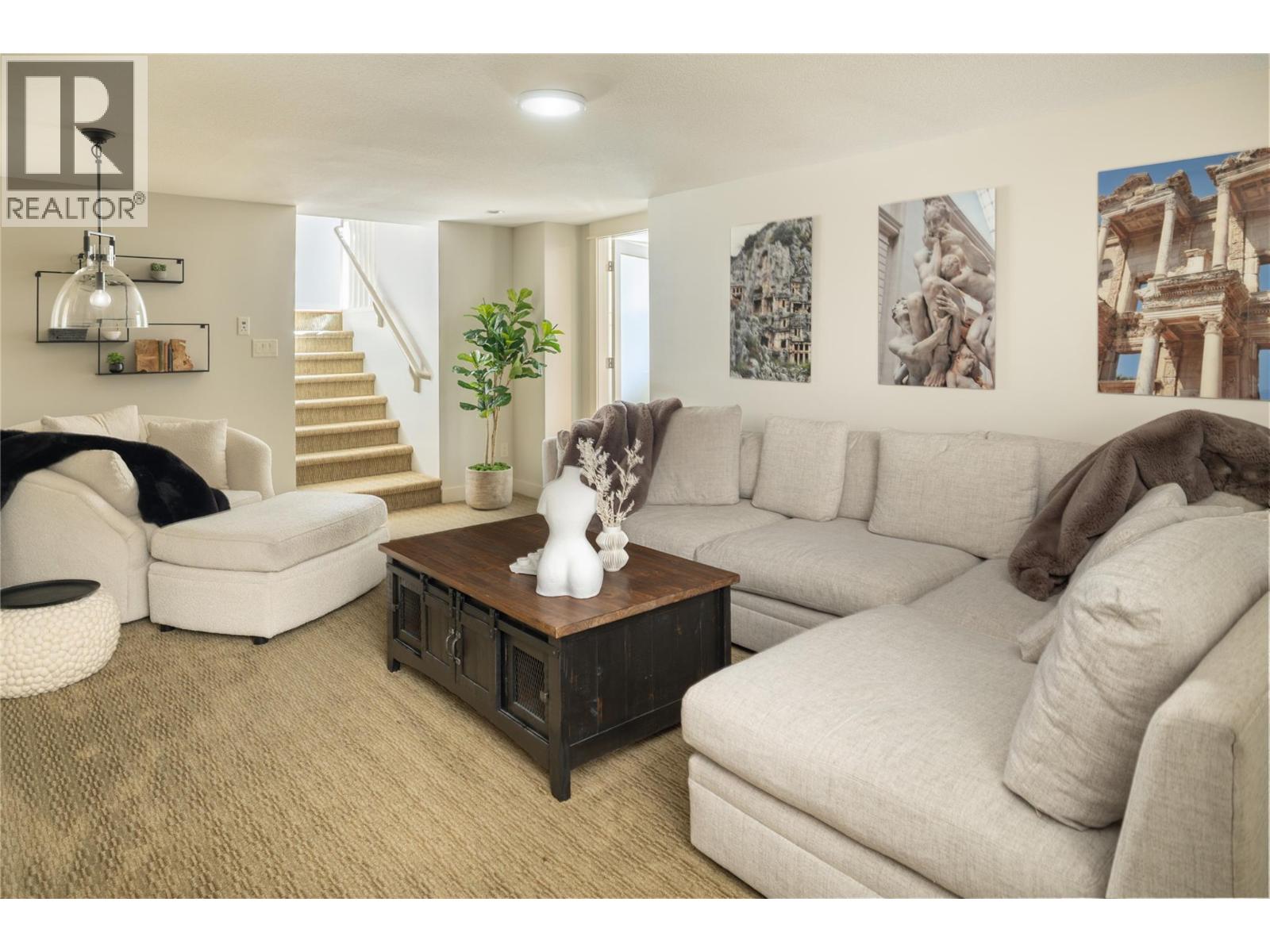  529 KNOWLES Road, Kelowna