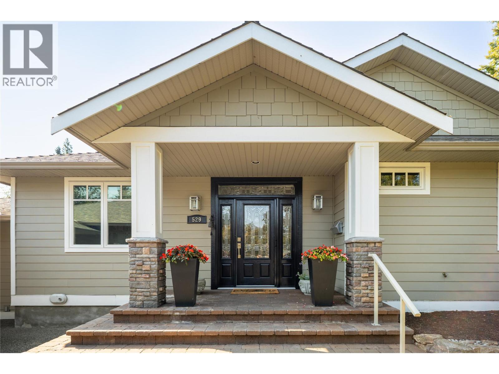  529 KNOWLES Road, Kelowna