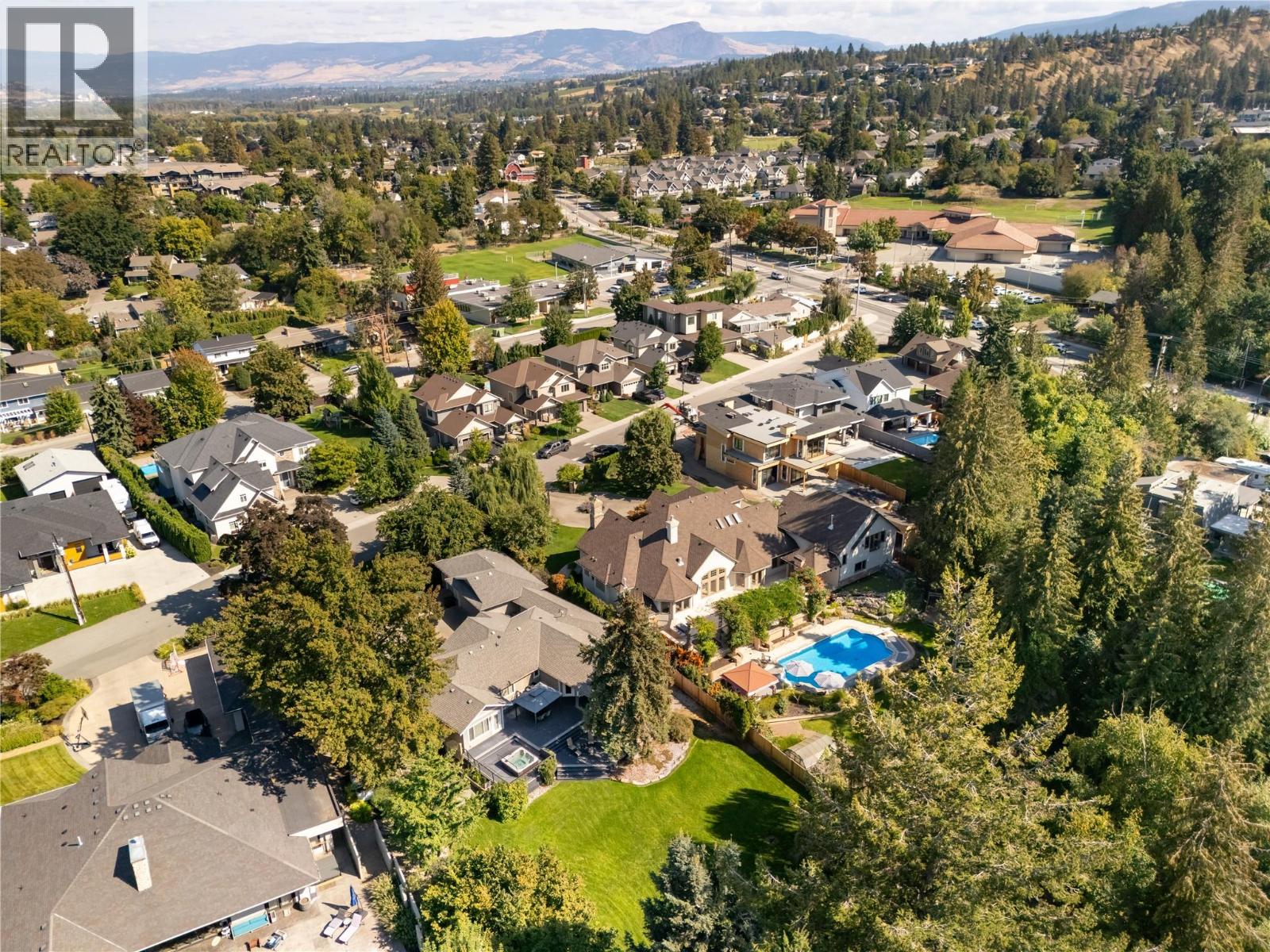  529 KNOWLES Road, Kelowna