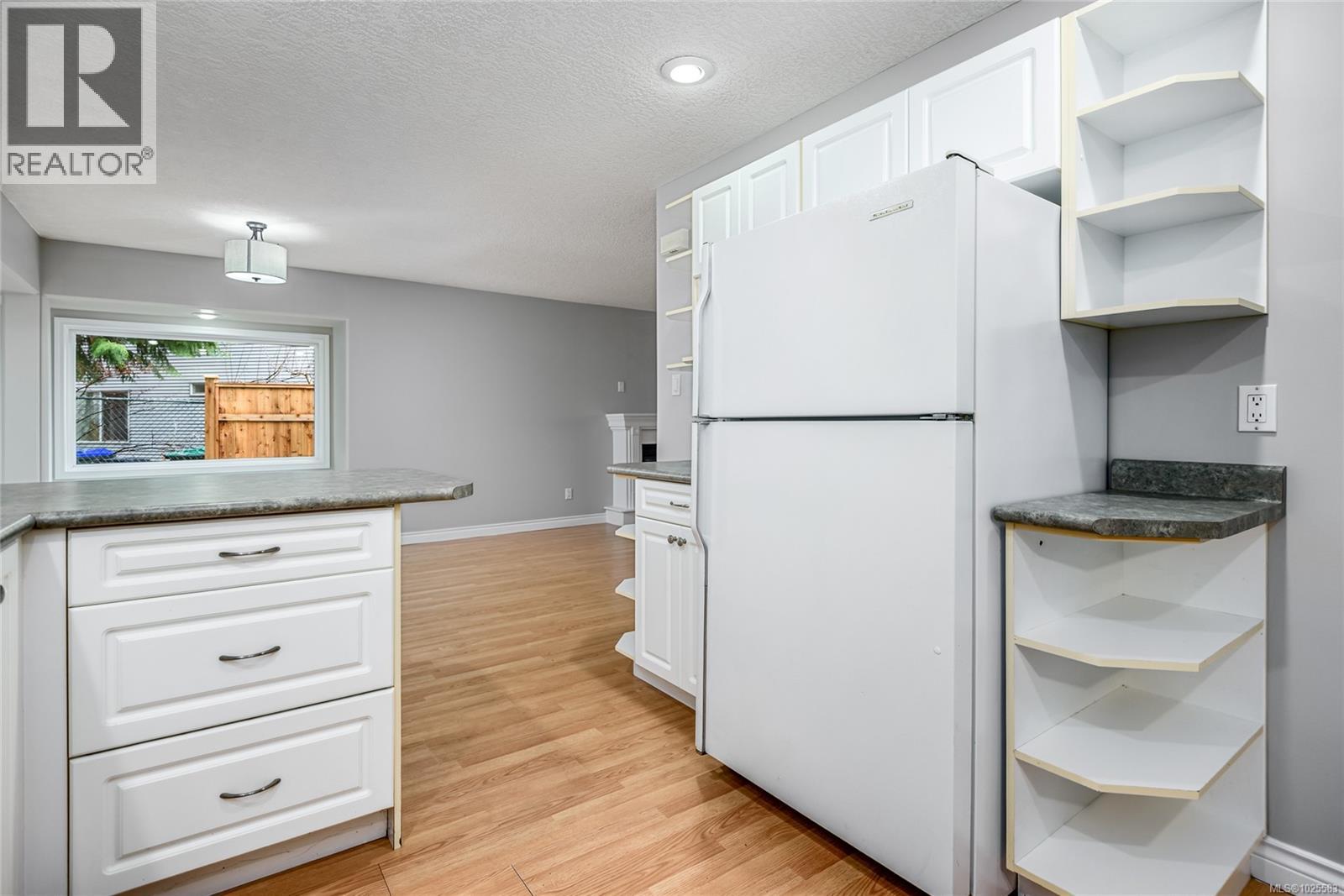 2260 TAMARACK DR - 18