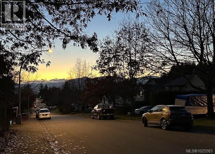 2260 TAMARACK DR - Image 3