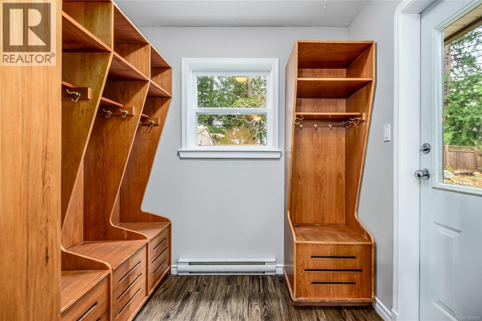 2260 TAMARACK DR - 31