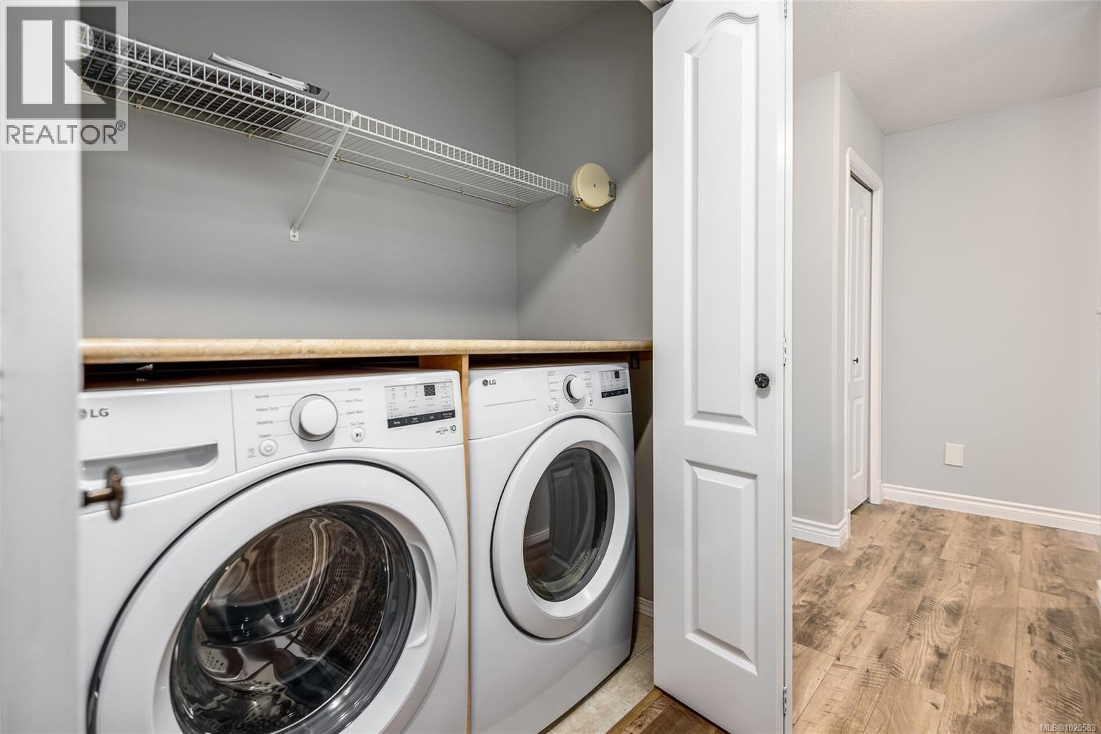 2260 TAMARACK DR - 32