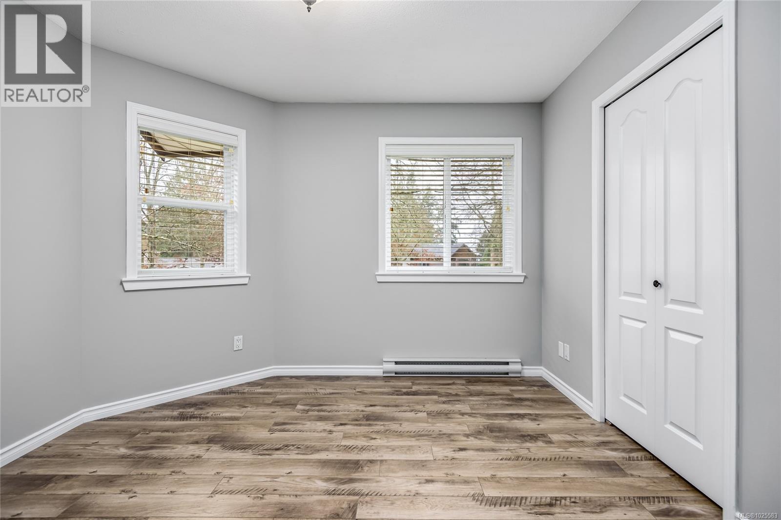 2260 TAMARACK DR - 25