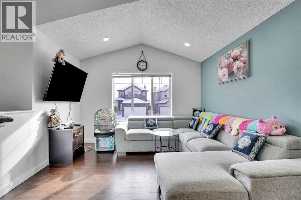 Single Family House 4 Level for Sale in  Saddlecrest Close NE Saddle Ridge Calgary 