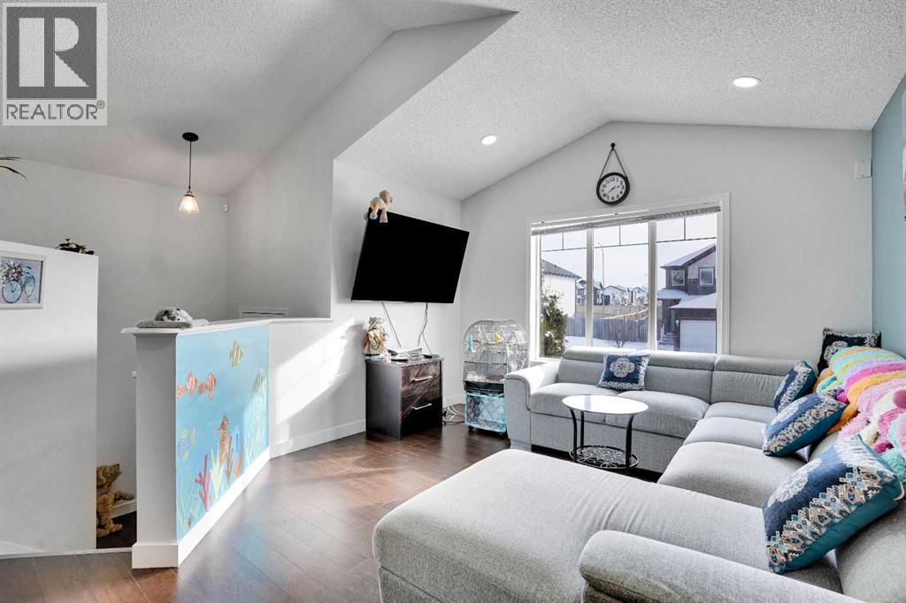 Single Family House 4 Level for Sale in  Saddlecrest Close NE Saddle Ridge Calgary 