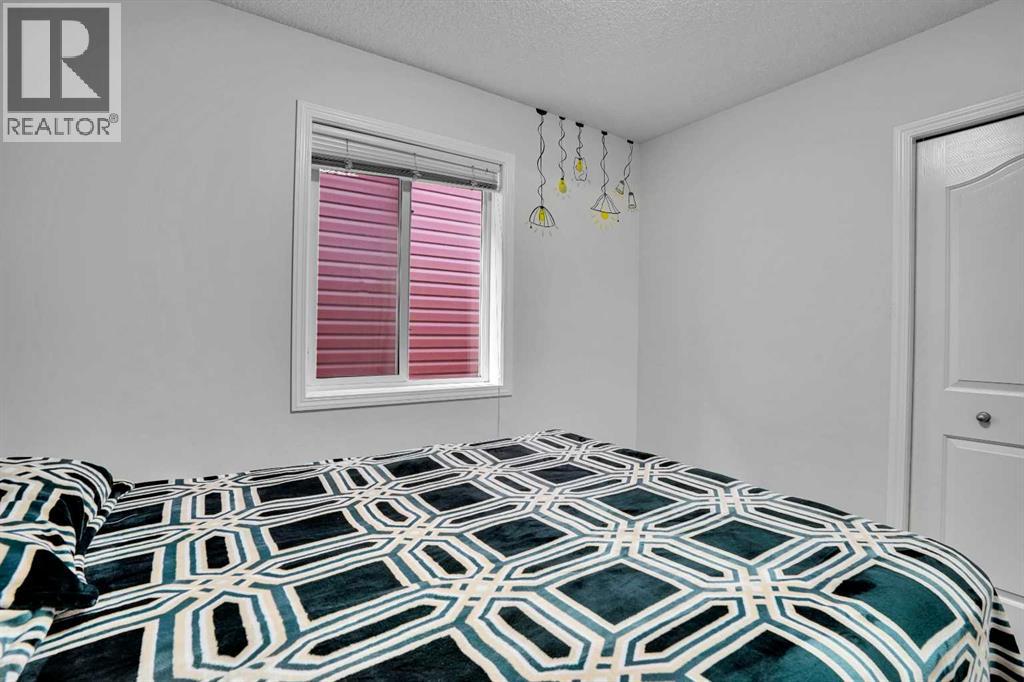 Single Family House 4 Level for Sale in  Saddlecrest Close NE Saddle Ridge Calgary 