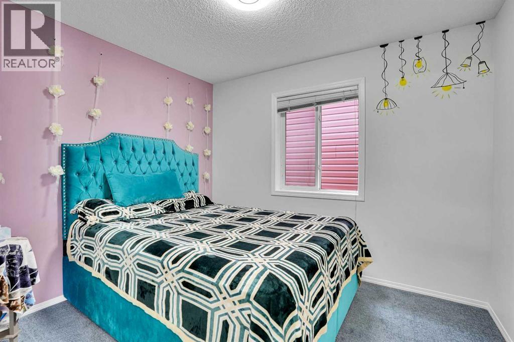 Single Family House 4 Level for Sale in  Saddlecrest Close NE Saddle Ridge Calgary 