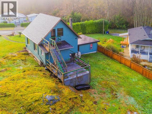 5875 FRASER STREET, Powell River