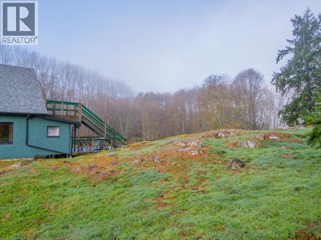 5875 FRASER STREET, Powell River