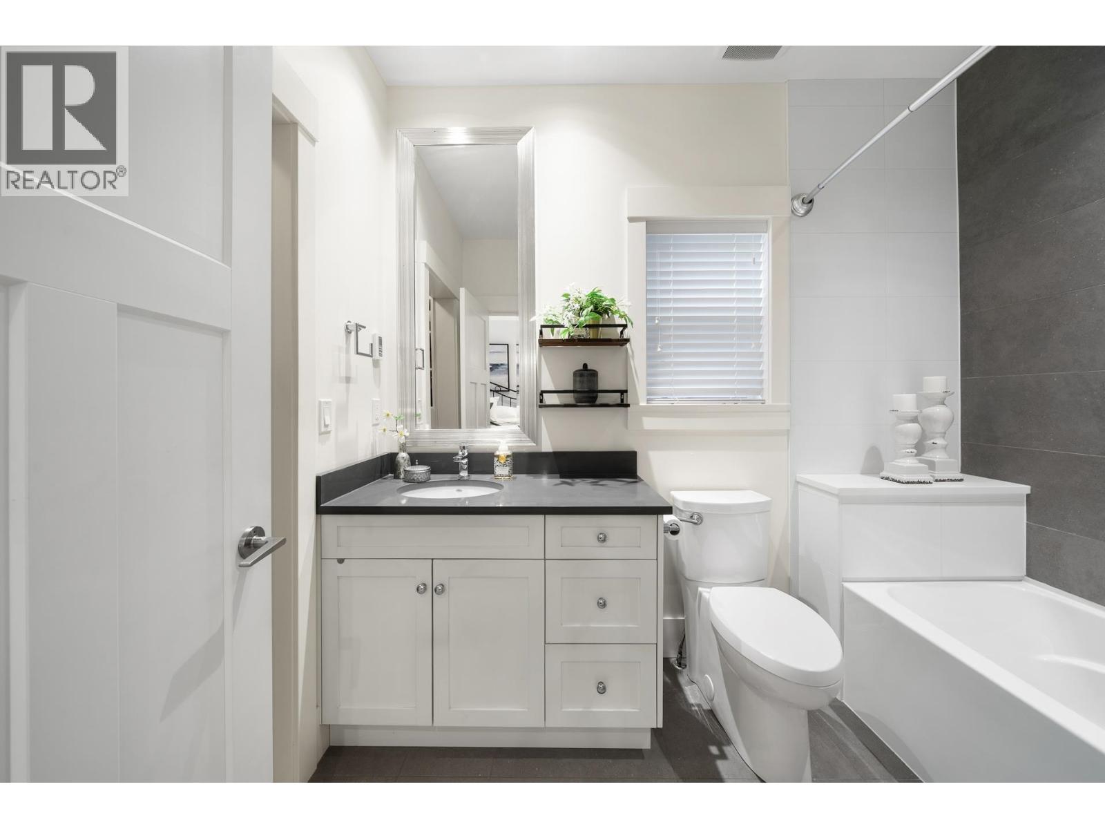 87 3295 SUNNYSIDE ROAD, Anmore