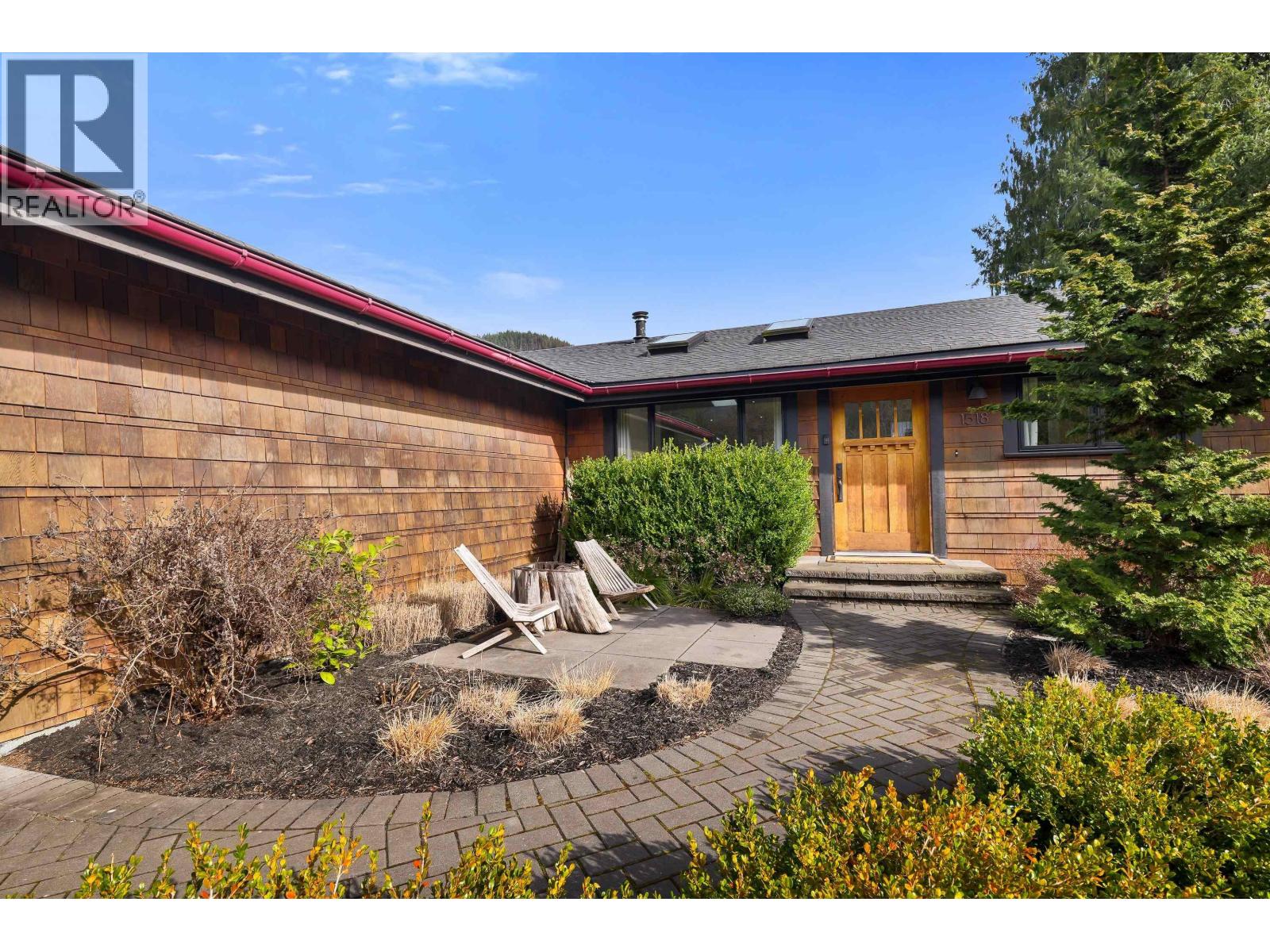 1518 EAGLE RUN DRIVE, Squamish