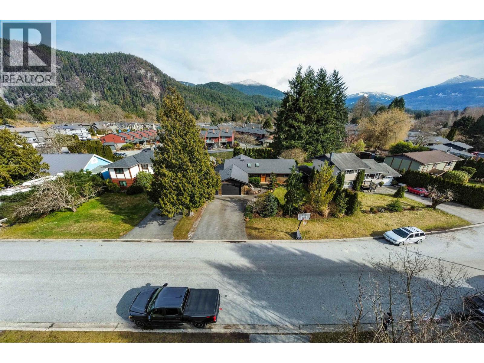 1518 EAGLE RUN DRIVE, Squamish