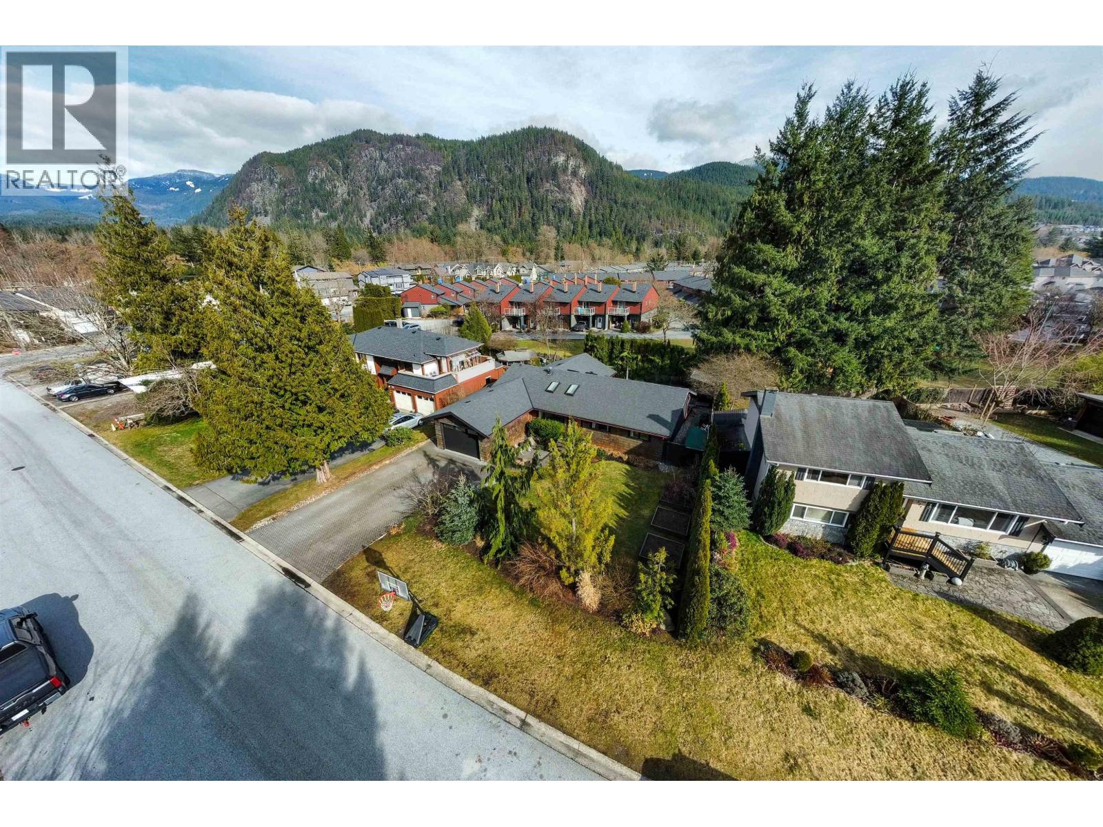 1518 EAGLE RUN DRIVE, Squamish