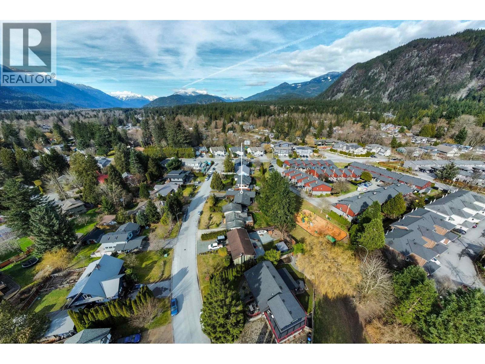 1518 EAGLE RUN DRIVE, Squamish