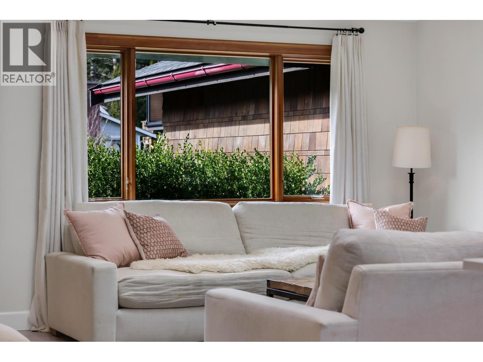 1518 EAGLE RUN DRIVE, Squamish