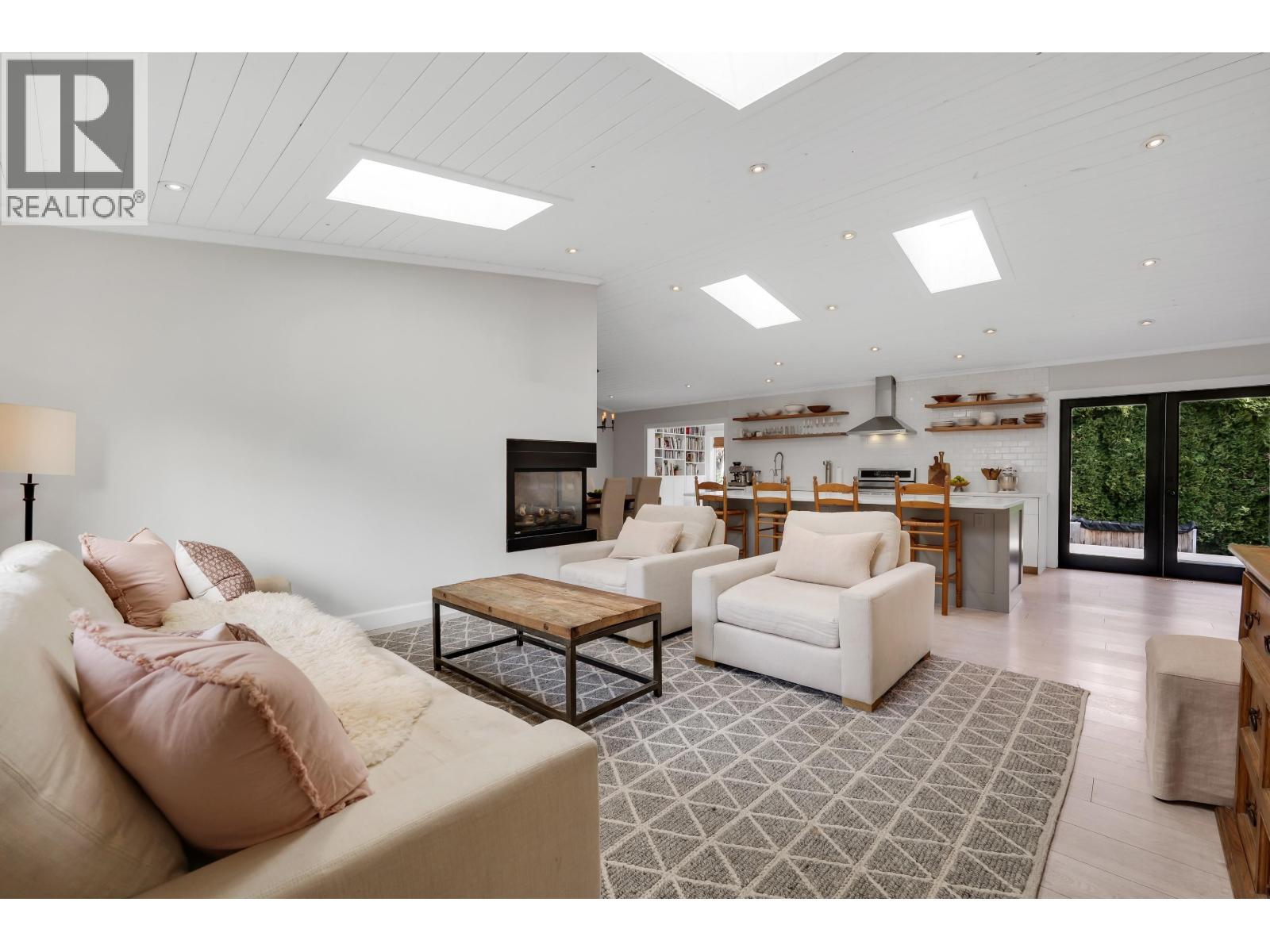 1518 EAGLE RUN DRIVE, Squamish