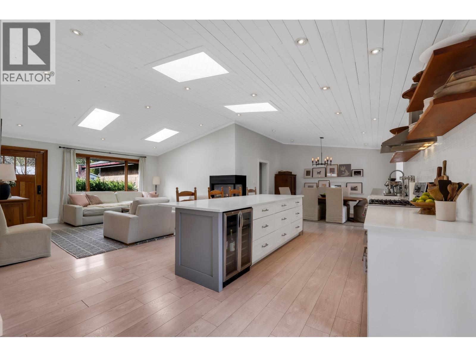 1518 EAGLE RUN DRIVE, Squamish