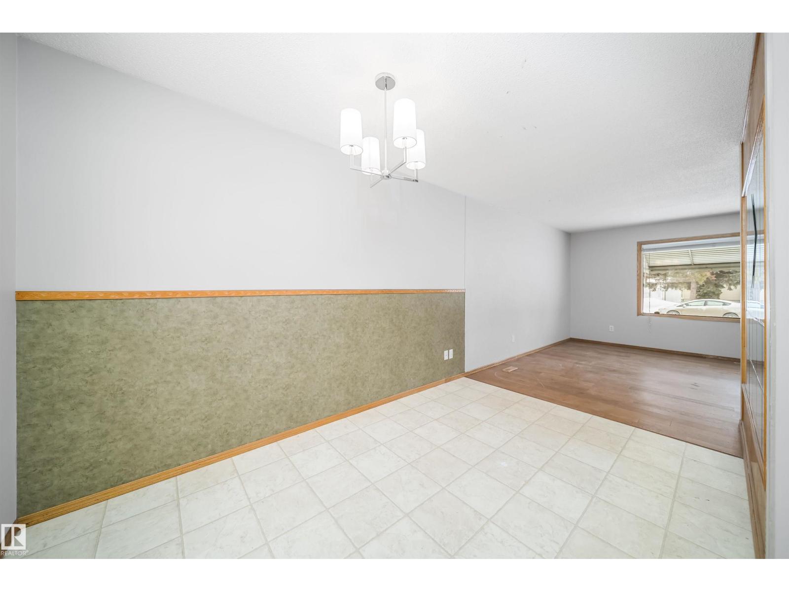 Single Family House Bungalow for Sale in   AV NW NW Edmonton 