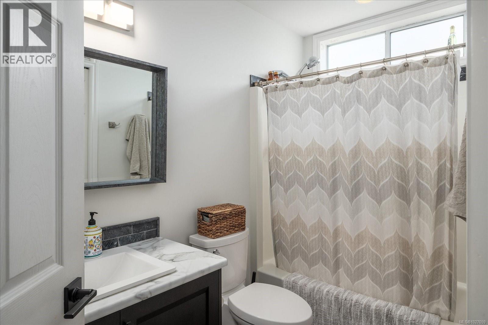 5853 Tweedsmuir Cres, Nanaimo