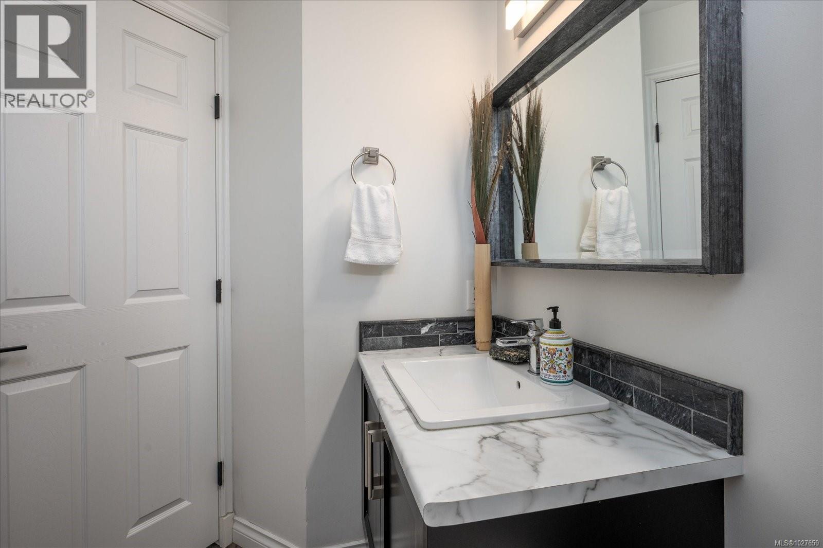 5853 Tweedsmuir Cres, Nanaimo