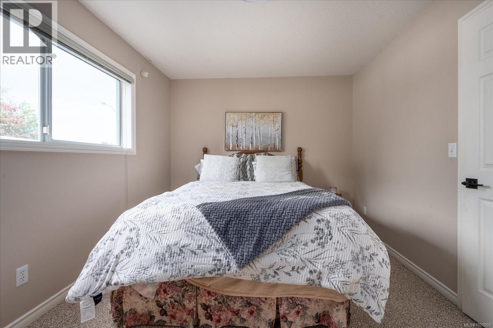 5853 Tweedsmuir Cres, Nanaimo