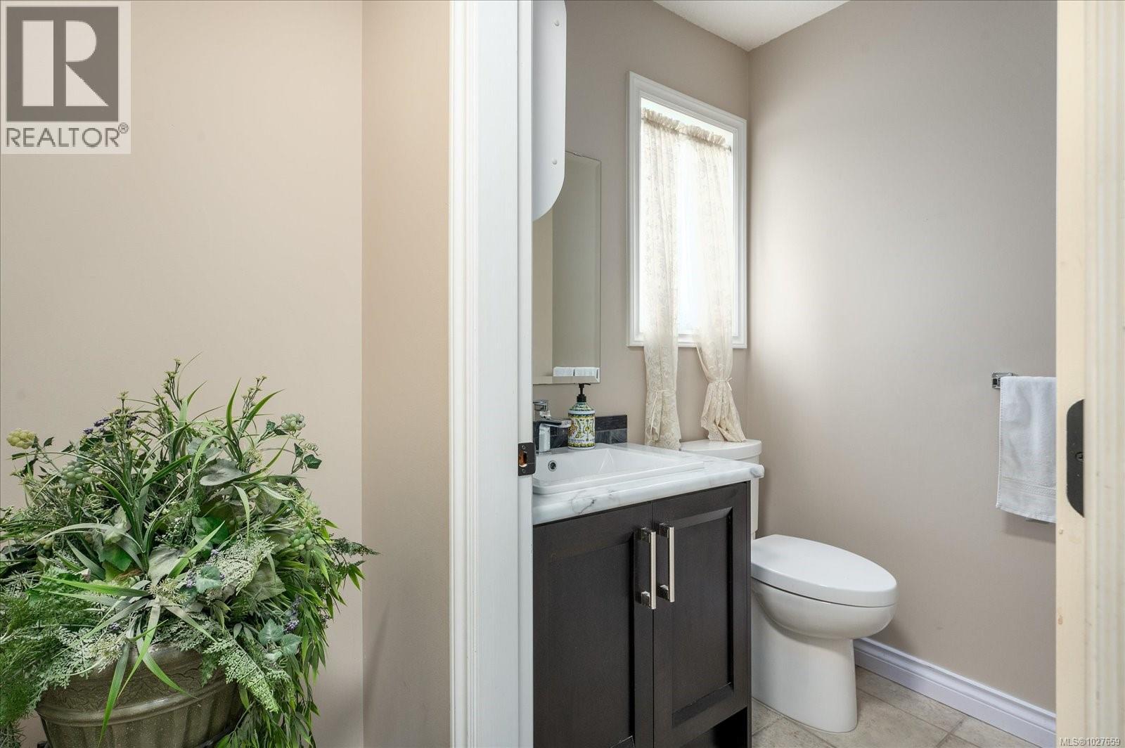 5853 Tweedsmuir Cres, Nanaimo