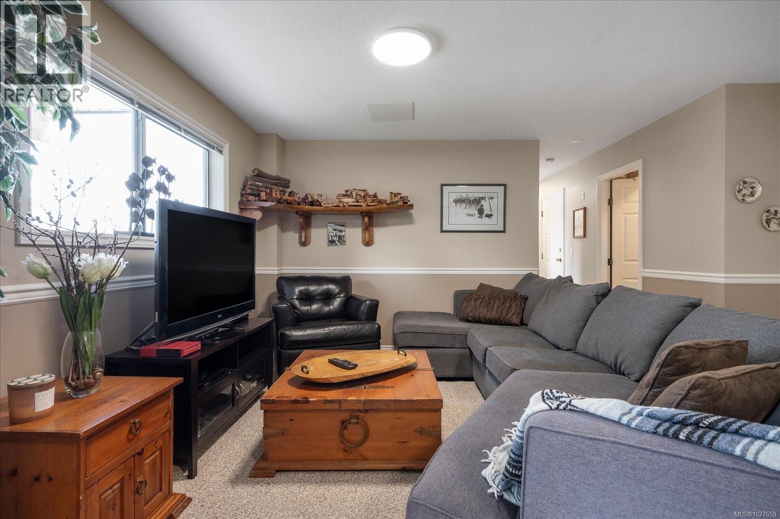 5853 Tweedsmuir Cres, Nanaimo