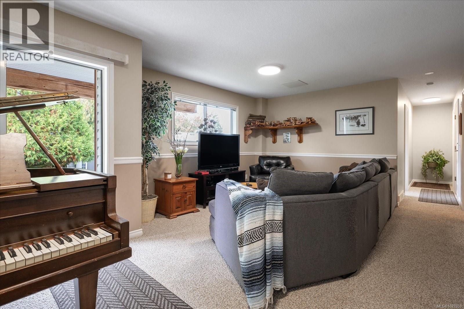 5853 Tweedsmuir Cres, Nanaimo