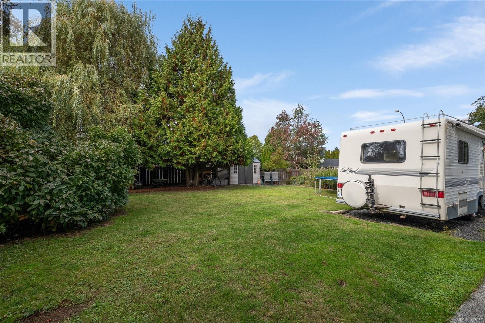 5853 Tweedsmuir Cres, Nanaimo