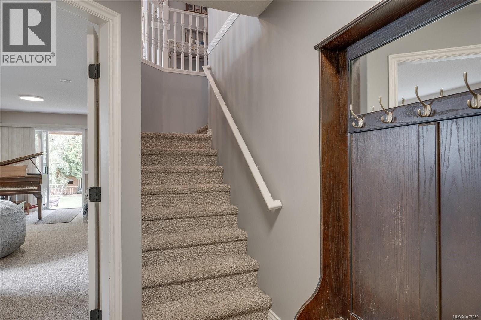 5853 Tweedsmuir Cres, Nanaimo