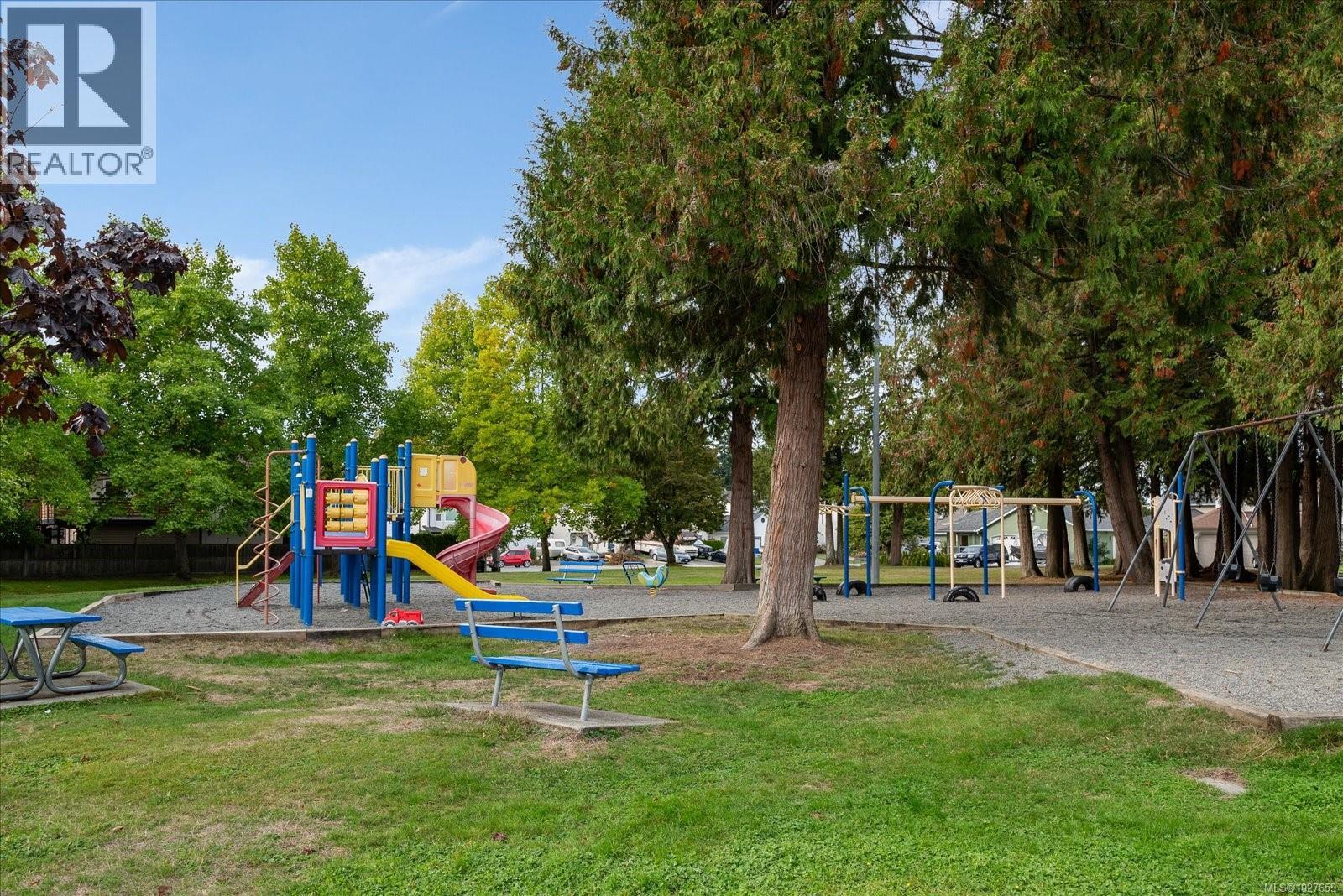 5853 Tweedsmuir Cres, Nanaimo