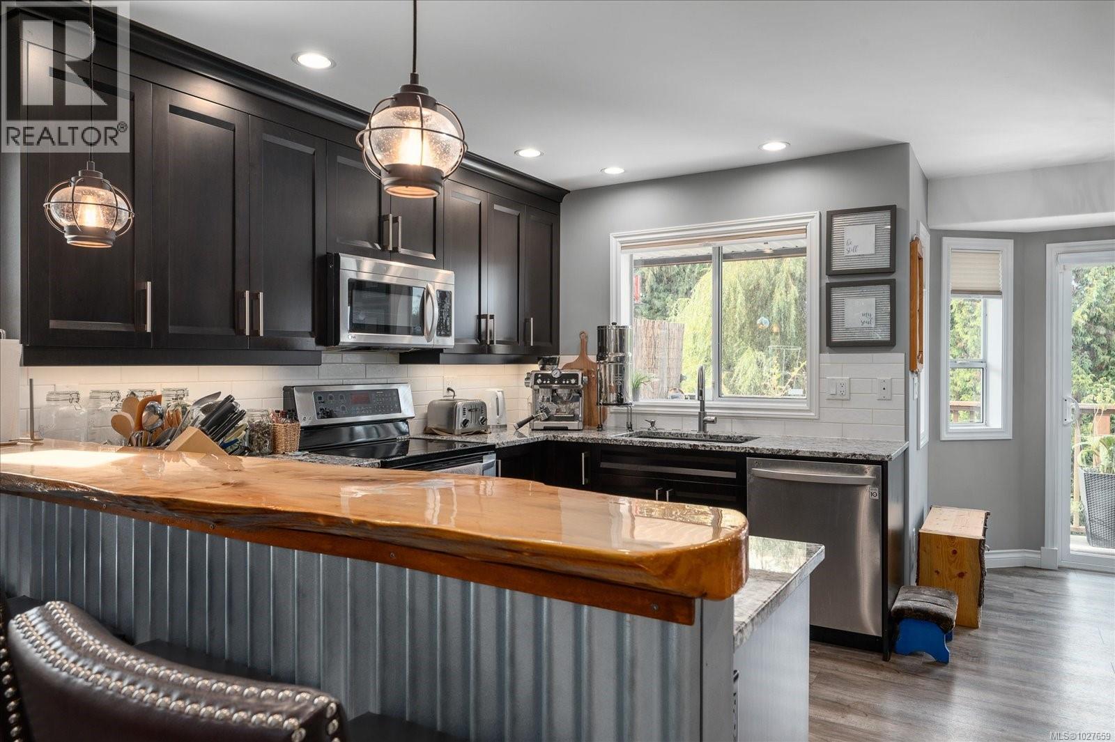 5853 Tweedsmuir Cres, Nanaimo