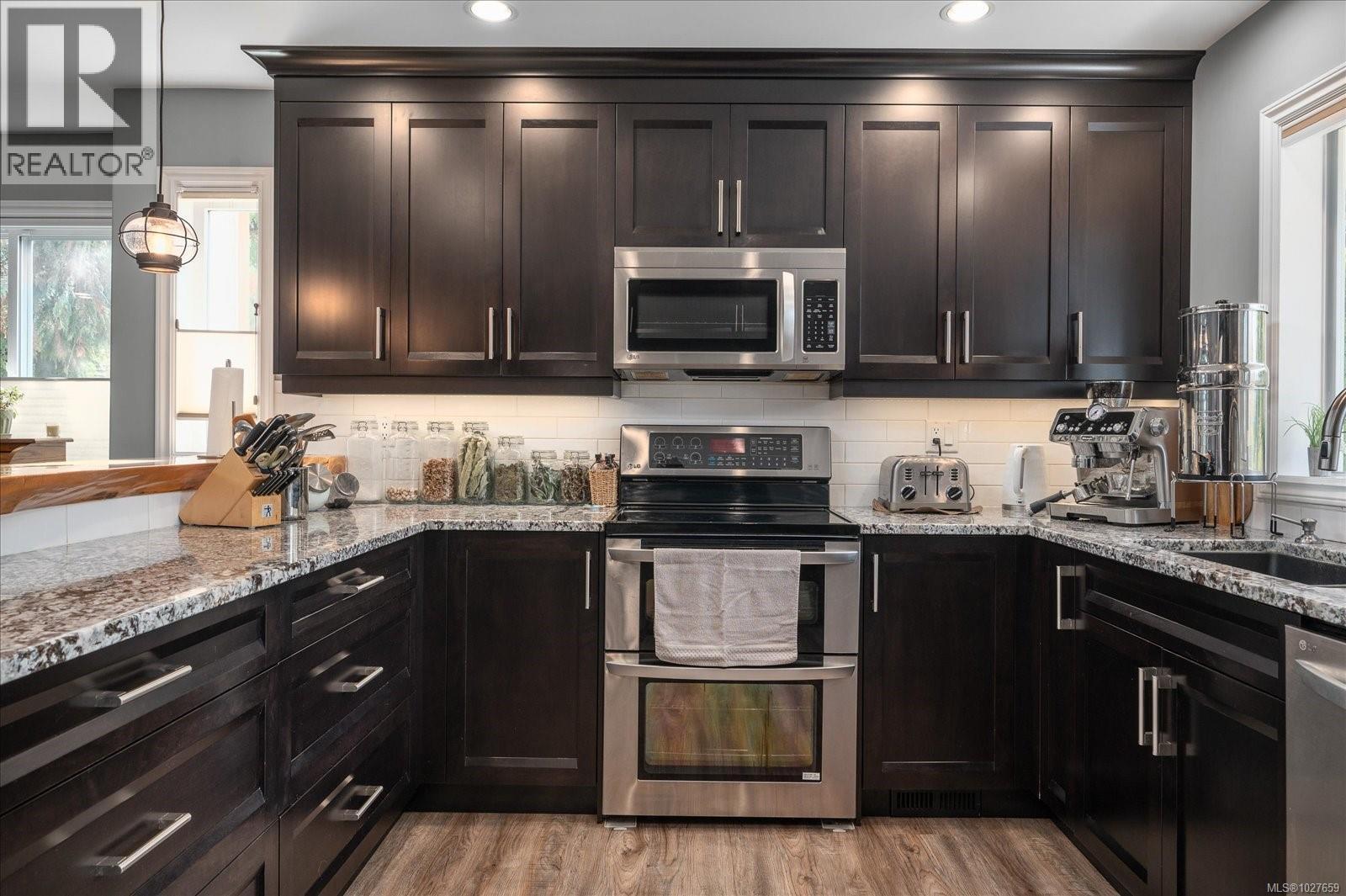 5853 Tweedsmuir Cres, Nanaimo