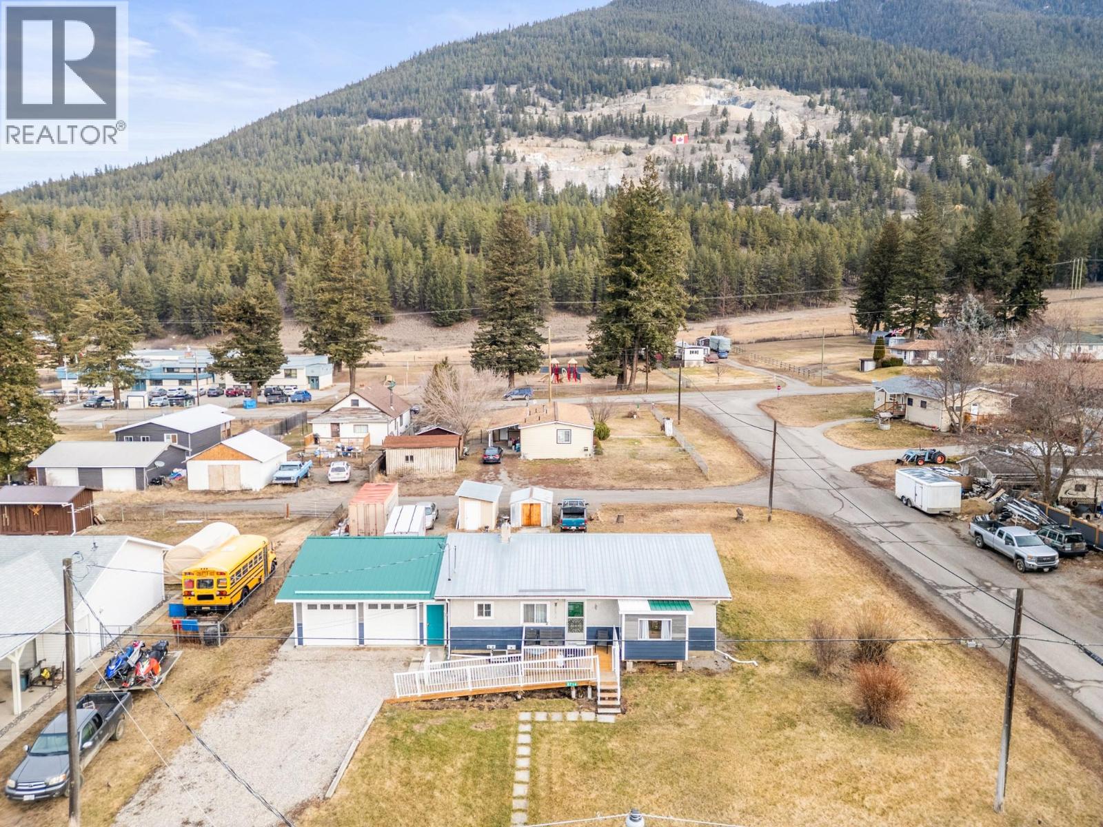 5714 Ponderosa Road, Falkland