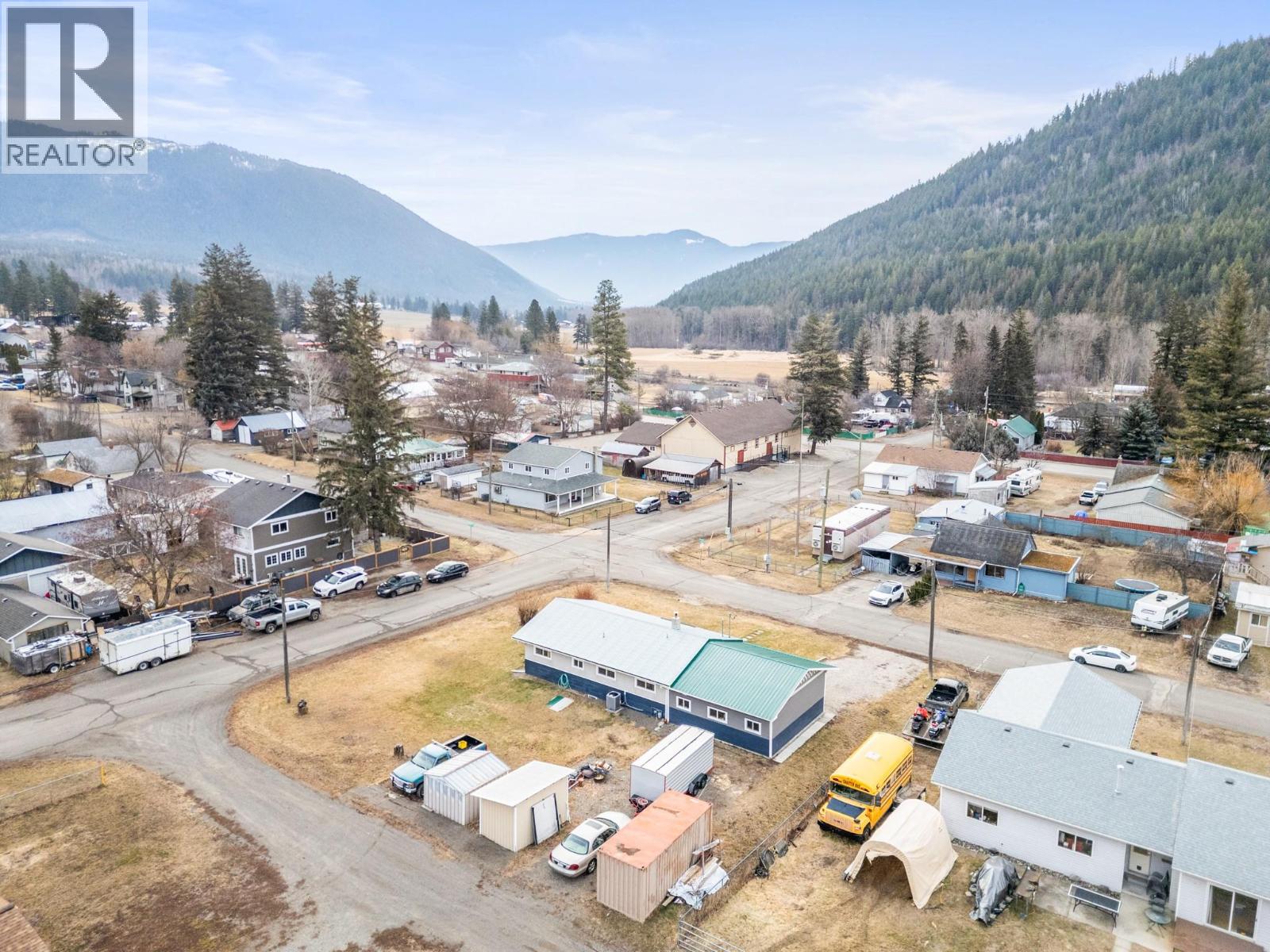 5714 Ponderosa Road, Falkland