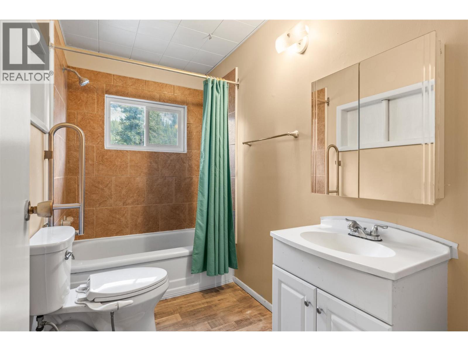 5714 Ponderosa Road, Falkland