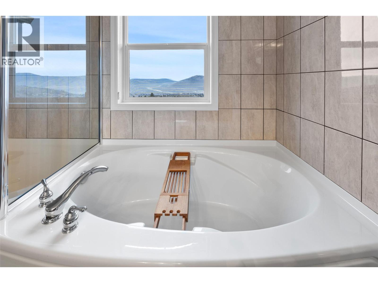 2365 Abbeyglen Way Unit# 31, Kamloops