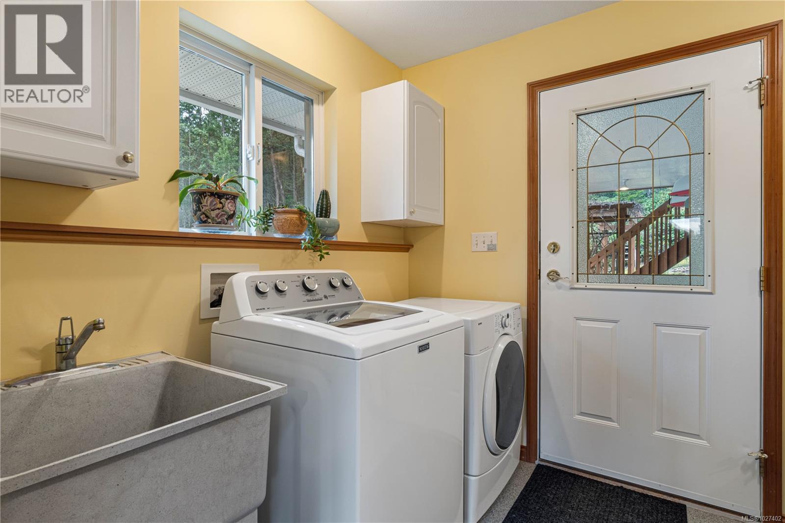 1990 Rena Rd, Nanoose Bay